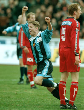 Lucas Nilsson jublande