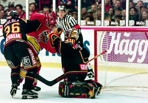 Magnus Wernblom, Modo framför brynäs målvakt Johan