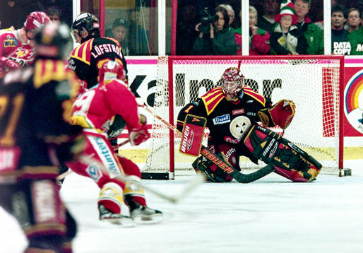 Johan Holmqvist, målvakt i Brynäs
