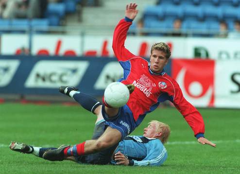 Mattias Lindström bringas på fall
