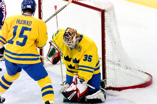 Tommy Salo, Målvakt, Sverige