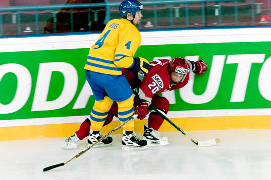 Pär Djoos, Sverige