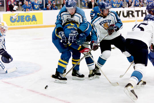 Daniel Alfredsson, Sverige stoppas