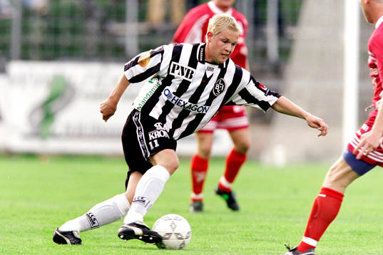 Bläddra bland fler bilder av Fotboll, Div 1 södra, Landskrona - Husqvarna FF, 1-1