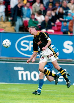 Michael Brundin, AIK vinner en nickduell