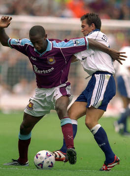 Paulo Wanchope och Justin Edinburgh