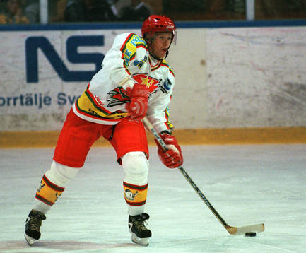 Jan-Axel Alavaara, Modo