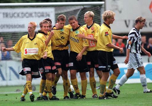 Bläddra bland fler bilder av Fotboll, Div 1 Södra, Mjällby - Landskrona, 1-1