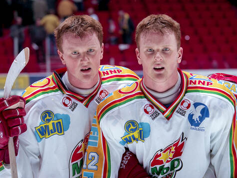 Henrik Sedin and Daniel Sedin of MoDo (Swedish hockey