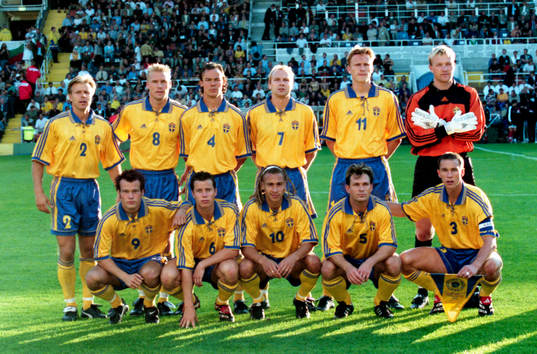 Bakre fr.v. Roland Nilsson, Johan Mjällby, Joachim