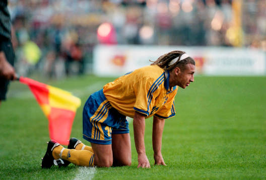 Henrik Larsson, Sverige på knä