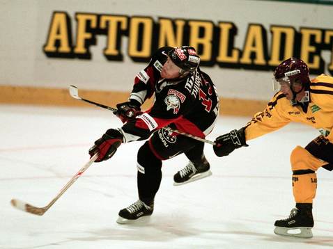 Bläddra bland fler bilder av Ishockey, Elitserien, Malmö - Färjestad, 3-2