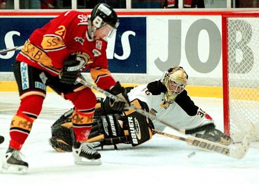 Ishockey,  Luleå - AIK 5-3. Anders Burström, Luleå gör