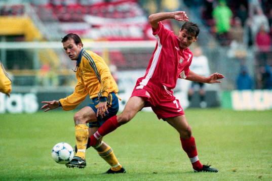 Fredrik Ljungberg, Sverige och Piotr Swierczewski, Polen
