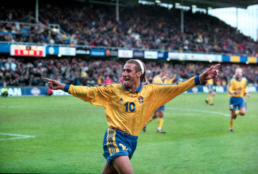 Henrik Larsson, Sverige. Jublar