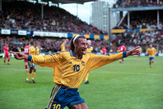 Henrik Larsson, Sverige. Jublar