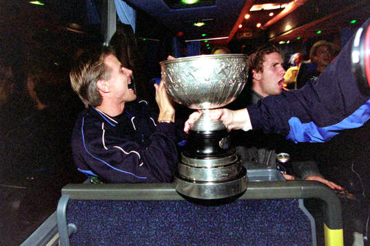 Roland Nilsson med Von Rosens pokal