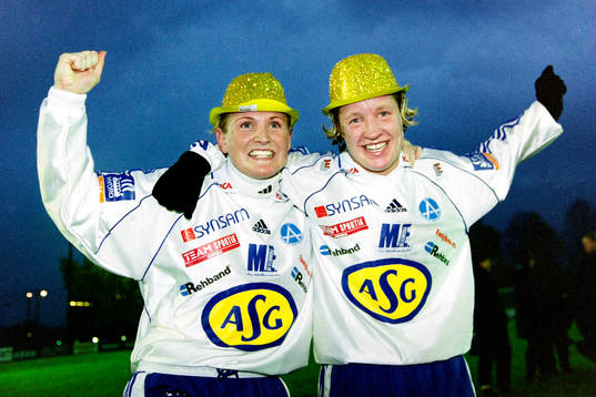 Johanna Robertsson och Victoria Svensson, Älvsjö jublar